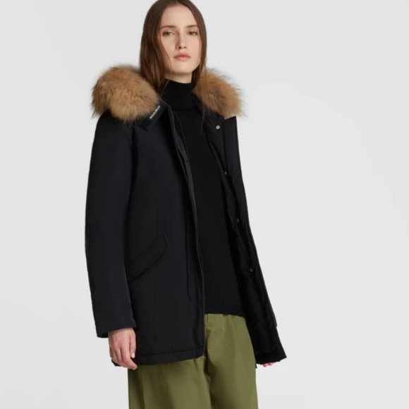 WOOLRICH Luxury Arctic Parka down coat in black with detachable raccoon fur - Picture 2 of 13